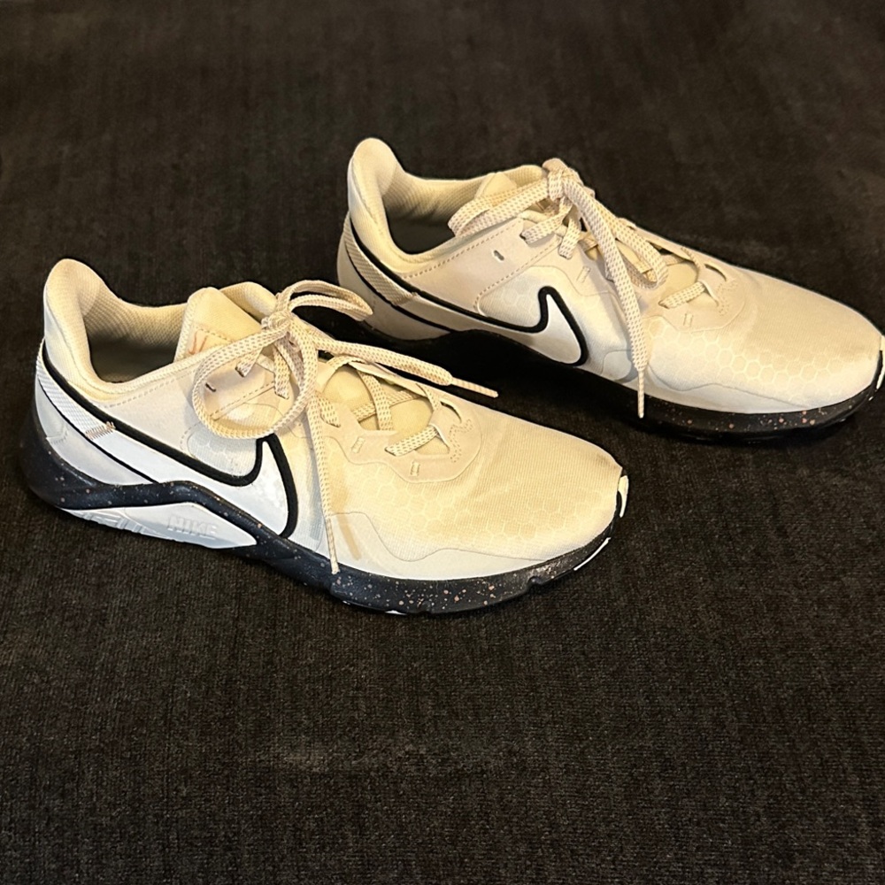 Nike Legend Essential 2 PRM